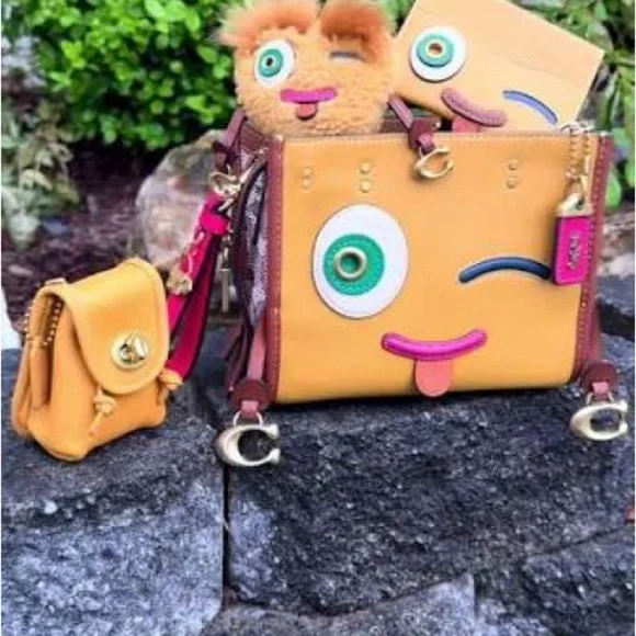 😜 RARE Coach Coachies Rogue 17 In Signature Textile Jacquard With Winkie NWT - Picture 3 of 13